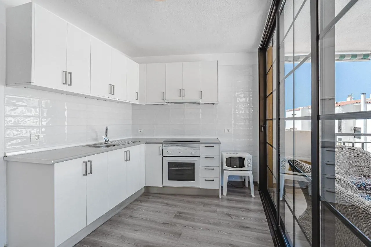 Apartment Familienwohnung mit 3 Schlafzimmern nahe Los Gigantes unmittelbar am Ozean Puerto de Santiago  Spanien