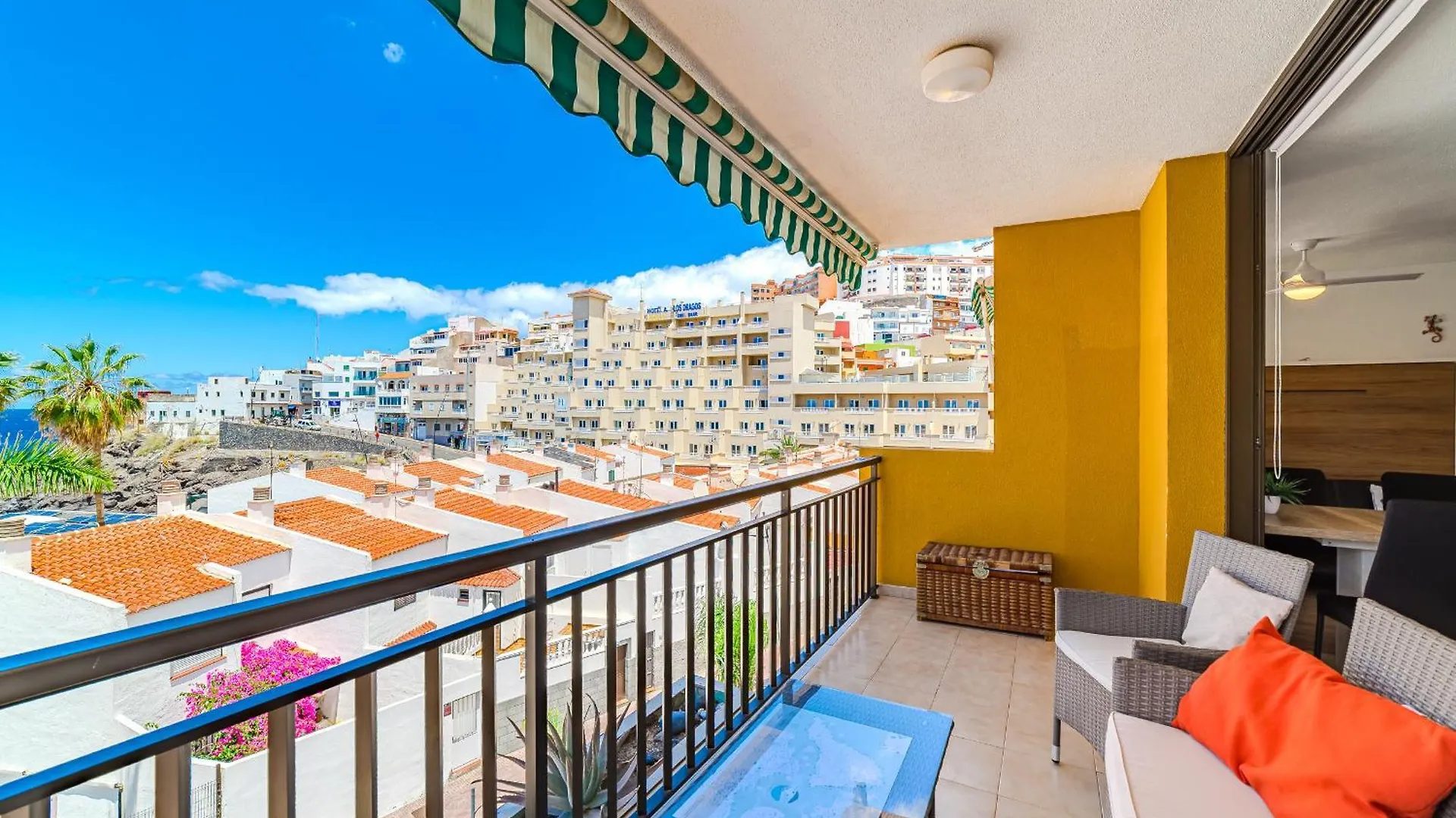 Familienwohnung mit 3 Schlafzimmern nahe Los Gigantes unmittelbar am Ozean Puerto de Santiago  Spanien