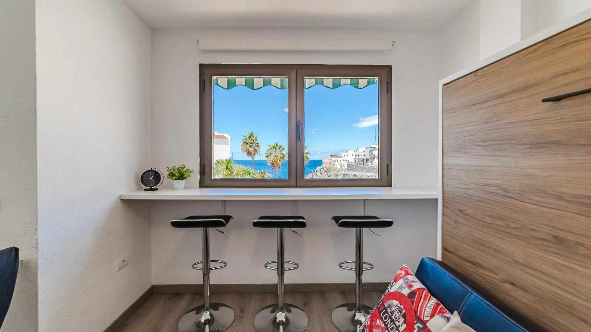 Apartment Familienwohnung mit 3 Schlafzimmern nahe Los Gigantes unmittelbar am Ozean Puerto de Santiago  Spanien